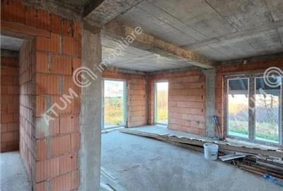 Casa cu 5 camere si gradina de 415 mp din Selimbar in Sibiu - 1