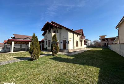 Casă cu 4 camere cu Teren 1000 Mp în Central