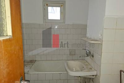 Apartament cu 4 camere decomandat în Central - 4