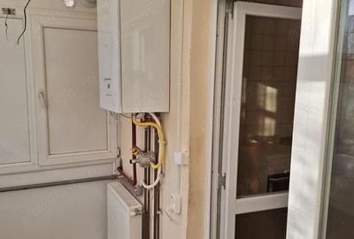 Inchiriere ap 3 cam decomandate,semimobilat, centrala proprie Rovine, piata Dezrobirii - 5