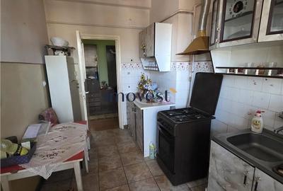 Apartament cu 3 camere decomandat în Central - 2