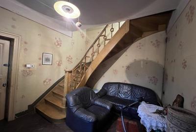 Vila P+ Et 1, Marasesti stradal - 5