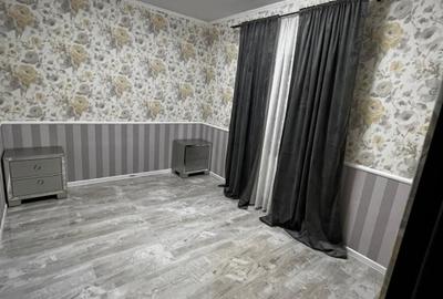 De Vânzare: Apartamentla curte,  3 Camere - 6