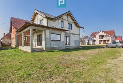 Casă individuală cu 4 camere cu Canalizare în Periferie - 2
