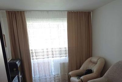 Apartament cu 3 camere semidecomandat în Central - 3
