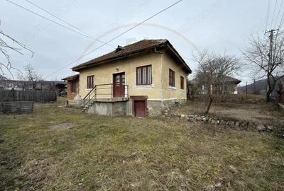 Teren de 2056 mp, în Central - 6
