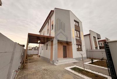 Casă cu 5 camere cu Teren 313 Mp în Berceni - 2