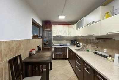 Casă cu 4 camere cu Teren 1367 Mp în Sovata - 16
