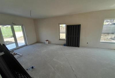 Casă individuală cu 4 camere cu Canalizare în Chinteni - 8