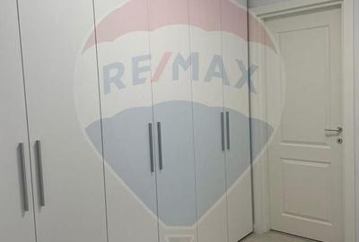 Apartament cu 2 camere de închiriat în zona 13 Septembrie - 18