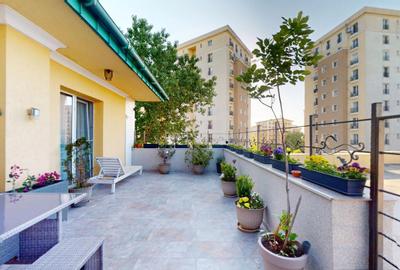 Apartament cu 3 camere semidecomandat în Ștefăneștii de Jos