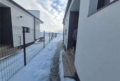 Duplex finalizat - superb - 3 camere - zona exclusivista - panouri solare - fini - 3
