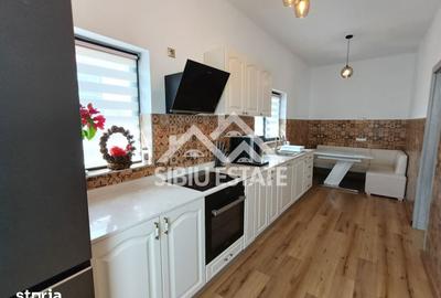 Casă cu 6 camere cu Teren 670 Mp în Roșia - 4