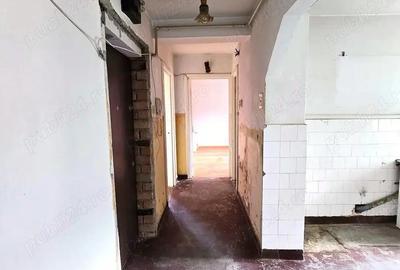 Apartament cu 3 camere decomandat | Etajul 3 - Botizului - 9