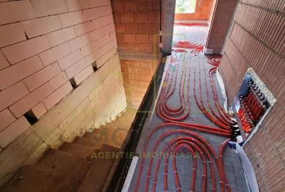 Casă cu Canalizare în Sânandrei