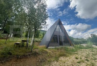 Casă cu 2 camere cu Teren 560 Mp în Hurez - 1