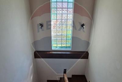 Casa / Vila cu 6 camere de vanzare - CORNU - 34