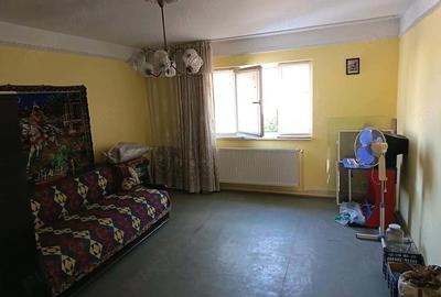 Apartament cu 3 camere decomandat în Central - 1