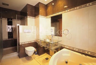 Vila nemobilata in complex cu piscina | 2 garaje - 13