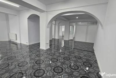 Spațiu comercial, de 250 mp, în Central - 13