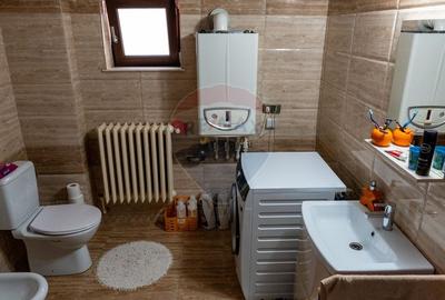 Casă cu 5 camere cu Teren 496 Mp în Periferie - 17