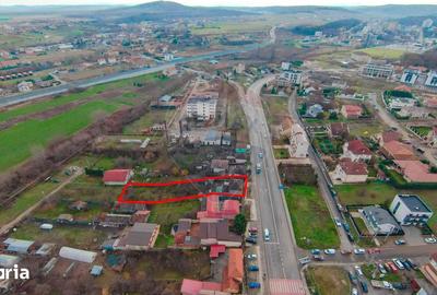 Casă cu 5 camere cu Teren 1054 Mp în Sânmartin