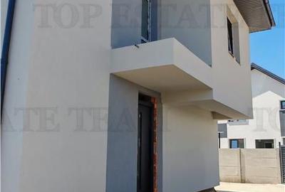 Casă cu 5 camere cu Canalizare în Prelungirea Ghencea