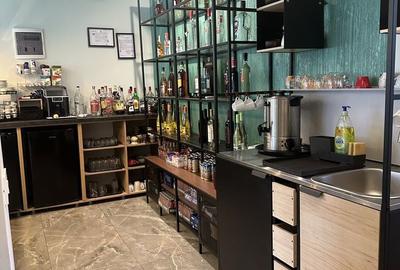 Spațiu comercial, de 432 mp, în Central - 4