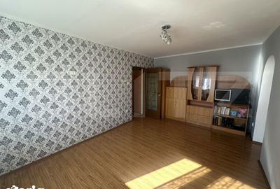 Apartament cu 3 camere semidecomandat în Micro 16 - 2