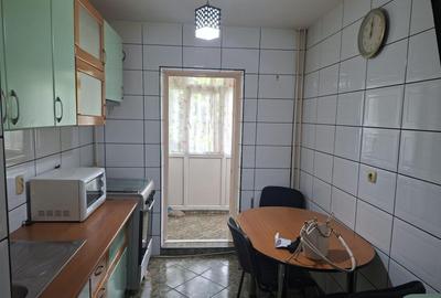 Apartament cu 2 camere decomandat în 9 Mai - 10