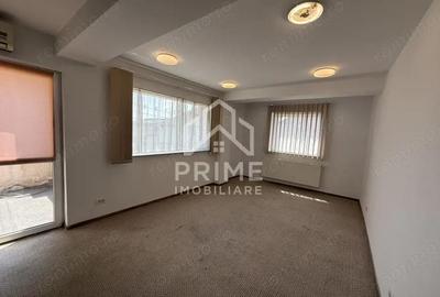 Spațiu comercial, de 60 mp, în Central - 4