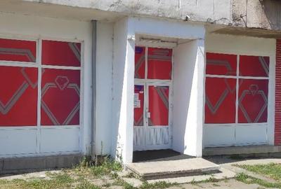 Sau inchiriez spatiu comercial in Vulcan b-dul. Mihai Viteazul - 3