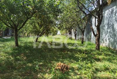 Teren de 1100 mp, în Poplaca