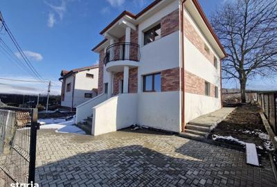 Casă cu 4 camere cu Teren 700 Mp în Apahida