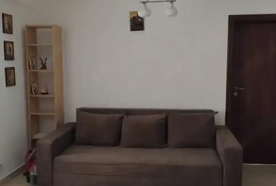 Apartament cu 2 camere semidecomandat, mobilat în Apărătorii Patriei