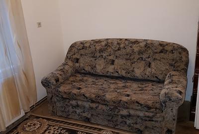 Garsonieră decomandată, mobilată în Lupeni