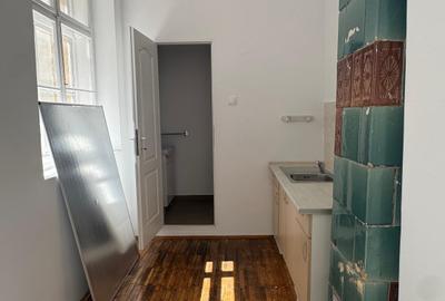Spațiu comercial, de 100 mp, în Central - 18