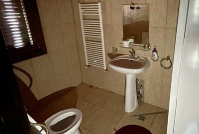 Casă individuală cu 11 camere cu Canalizare în Rânca - 14