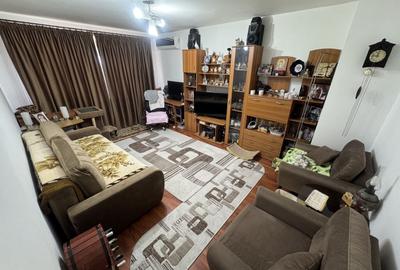 Apartament cu 2 camere decomandat, mobilat în