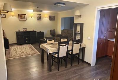 Apartament cu 3 camere decomandat în Scriitorilor
