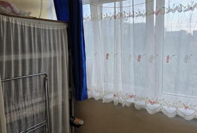 Garsonieră semidecomandată în Titan