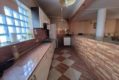 Casă cu 8 camere cu Teren 450 Mp în Găvana - 6