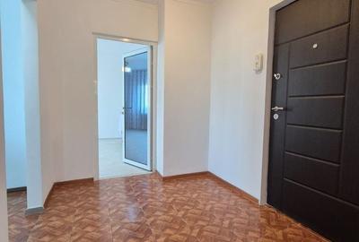 Apartament cu 3 camere decomandat în Frumoasa