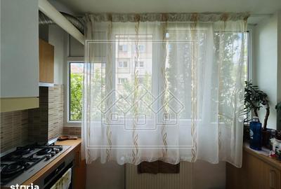 Apartament cu 2 camere decomandat în Calea Dumbrăvii