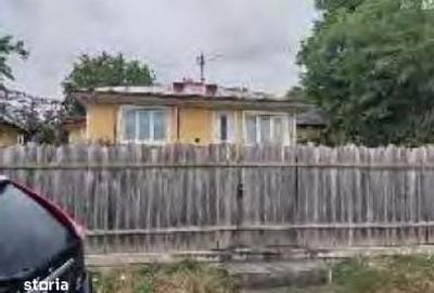Casă cu 2 camere cu Teren 1550 Mp în Rediu