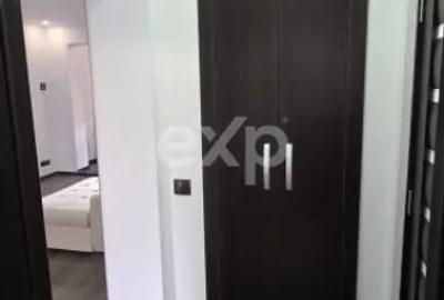 Apartament cu 3 camere semidecomandat în Micro 9