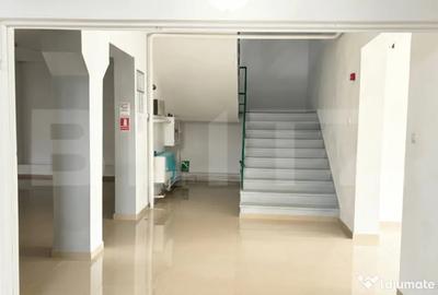 Spațiu comercial, de 720 mp, în Central