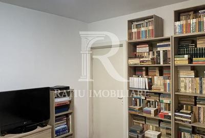 Apartament cu 3 camere decomandat în Dacia