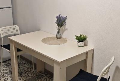 Apartament cu 2 camere semidecomandat în Brașovul Vechi
