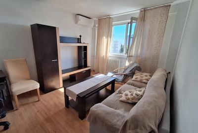 Apartament cu 2 camere decomandat în Victoriei
